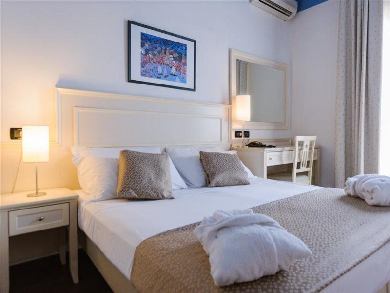 Hotel Fra I Pini Римини Екстериор снимка