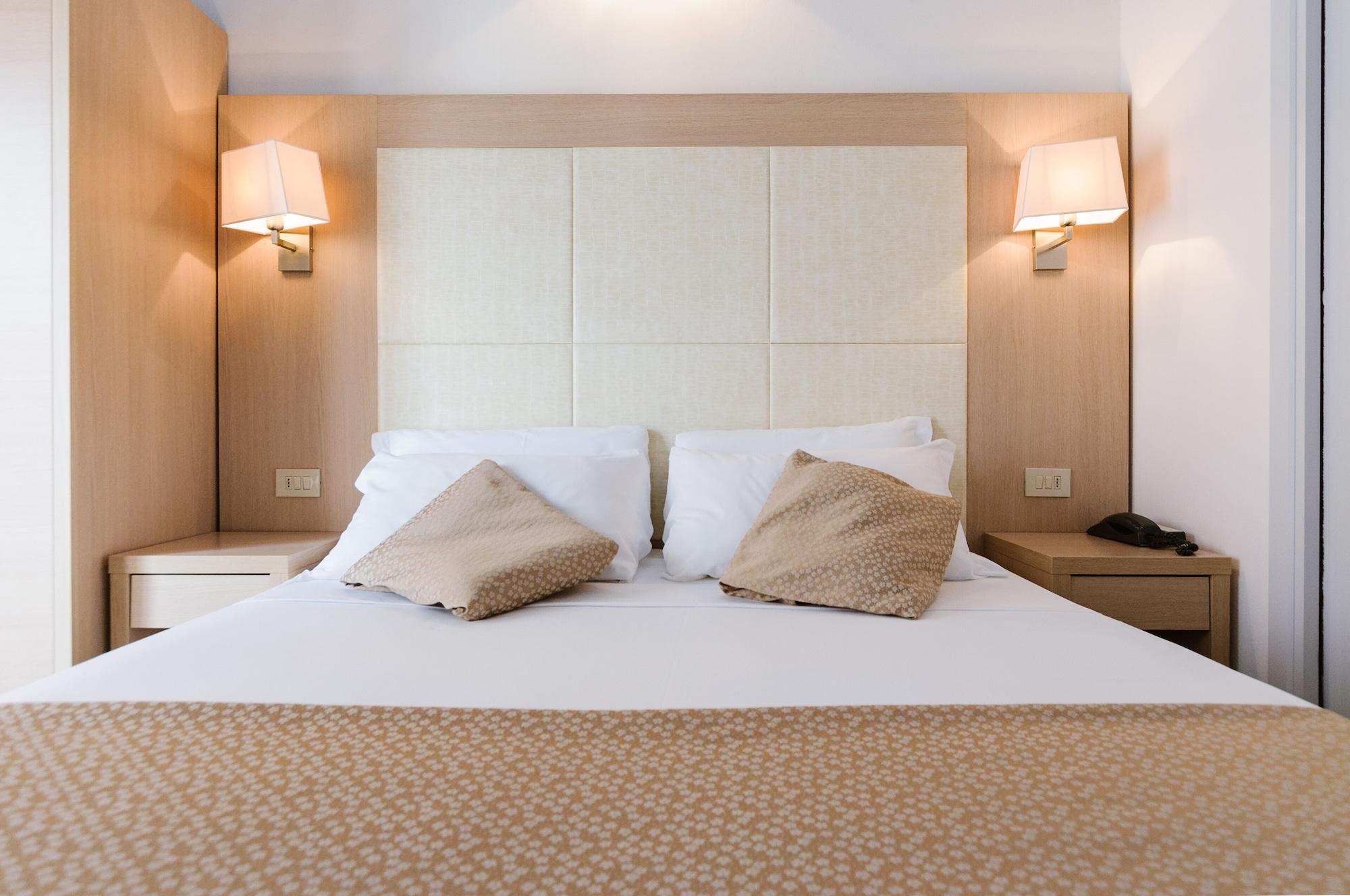 Hotel Fra I Pini Римини Екстериор снимка