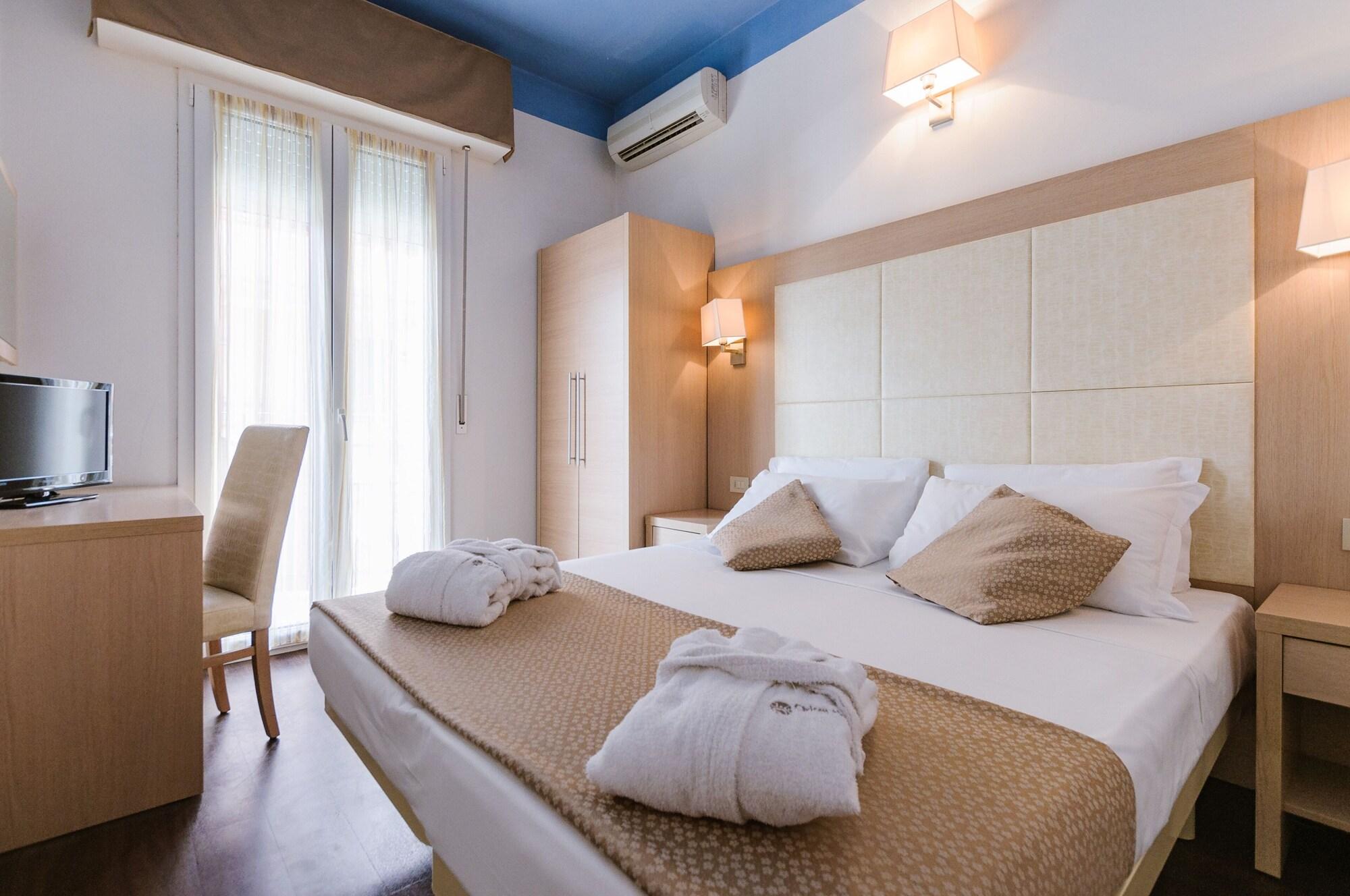 Hotel Fra I Pini Римини Екстериор снимка
