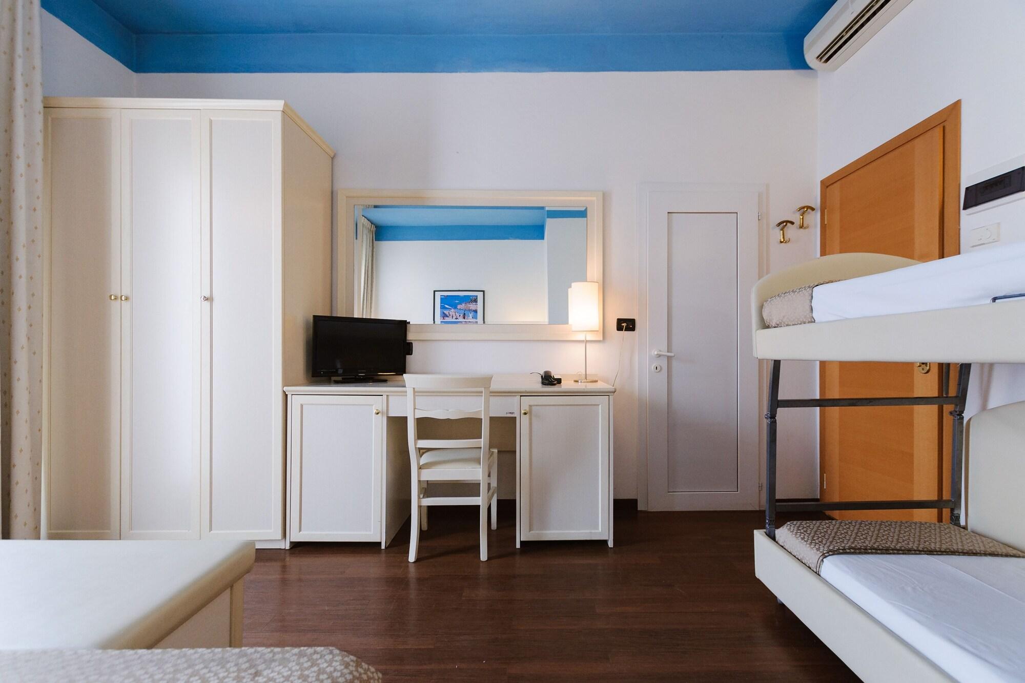 Hotel Fra I Pini Римини Екстериор снимка