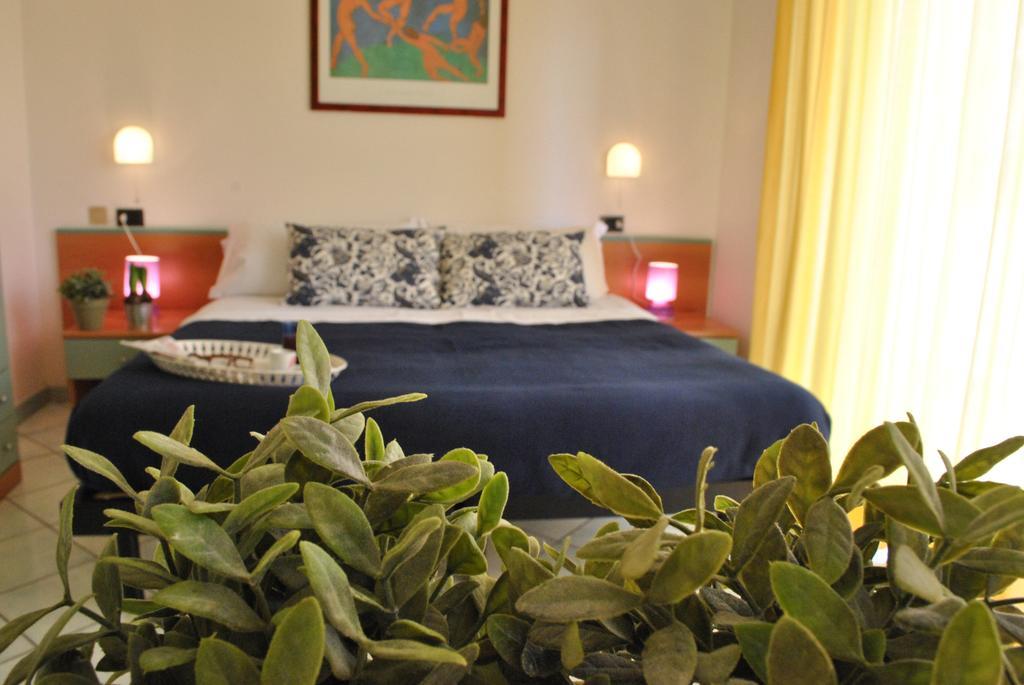 Hotel Fra I Pini Римини Екстериор снимка