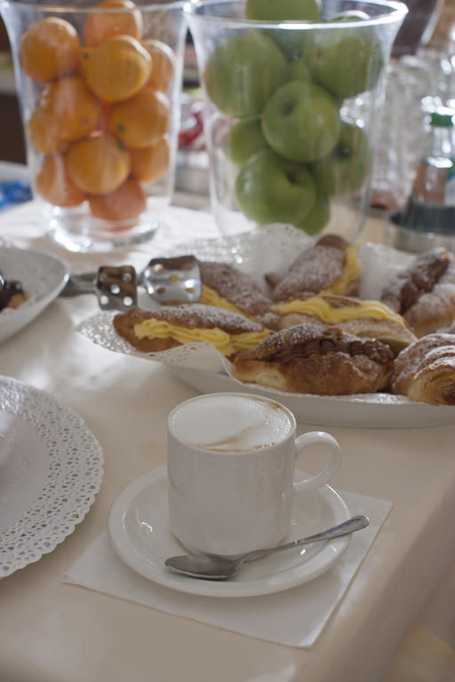 Hotel Fra I Pini Римини Екстериор снимка