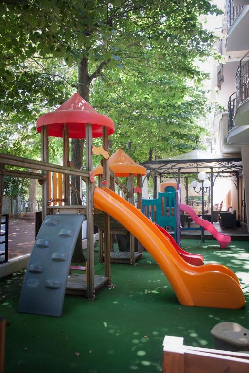 Hotel Fra I Pini Римини Екстериор снимка