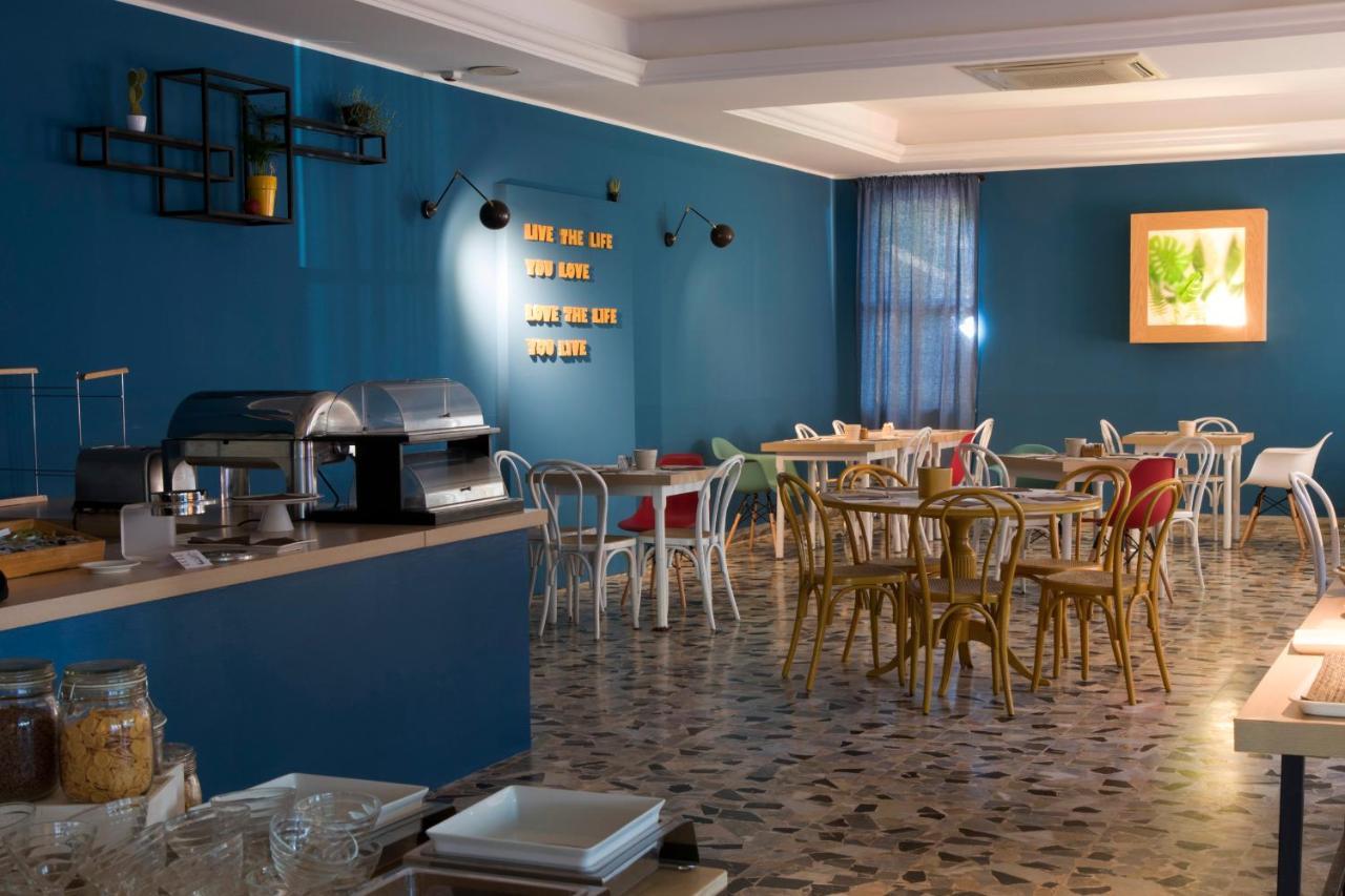 Hotel Fra I Pini Римини Екстериор снимка