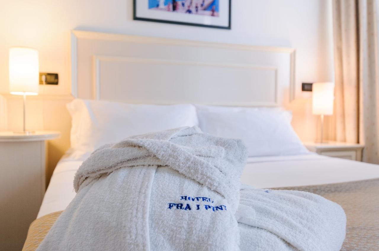 Hotel Fra I Pini Римини Екстериор снимка